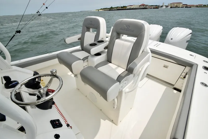 Slide: The Image of Regulator Marine 28 FS 2023 - 6840636