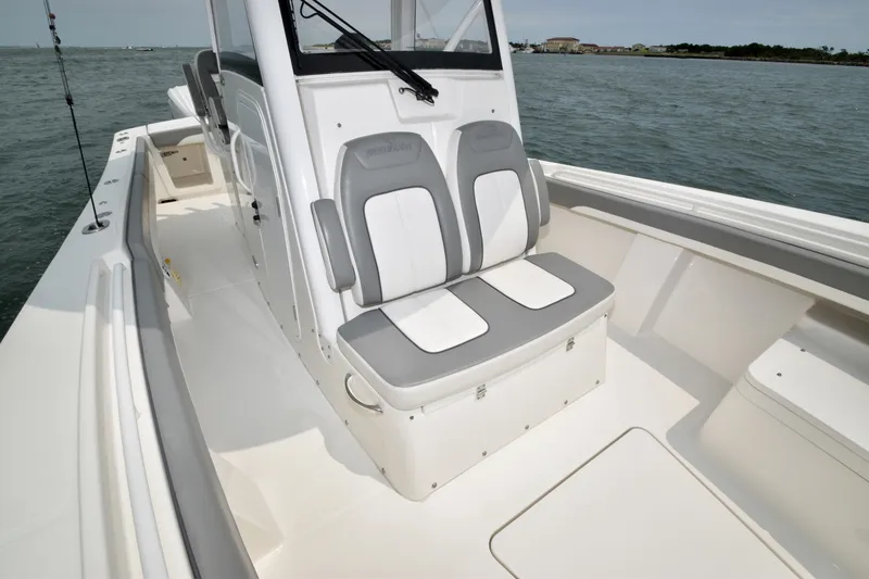 Slide: The Image of Regulator Marine 28 FS 2023 - 6840631