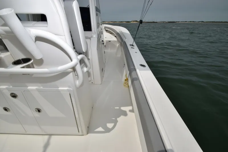 Slide: The Image of Regulator Marine 28 FS 2023 - 6840648