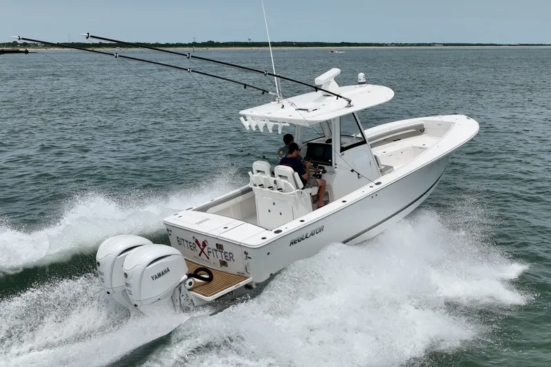 Slide: The Image of Regulator Marine 28 FS 2023 - 6840610