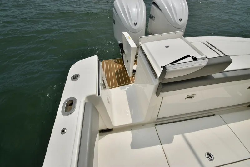 Slide: The Image of Regulator Marine 28 FS 2023 - 6840651
