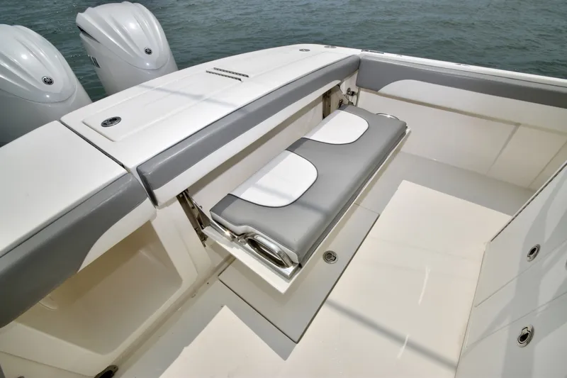 Slide: The Image of Regulator Marine 28 FS 2023 - 6840646