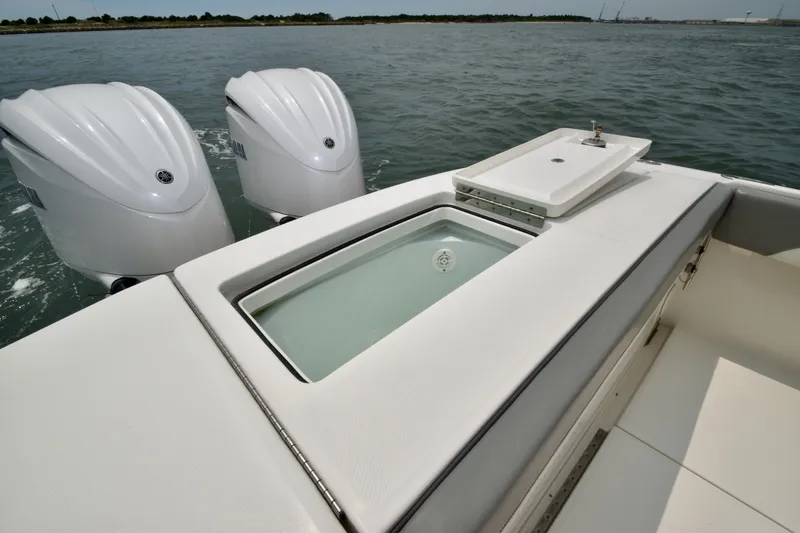 Slide: The Image of Regulator Marine 28 FS 2023 - 6840645