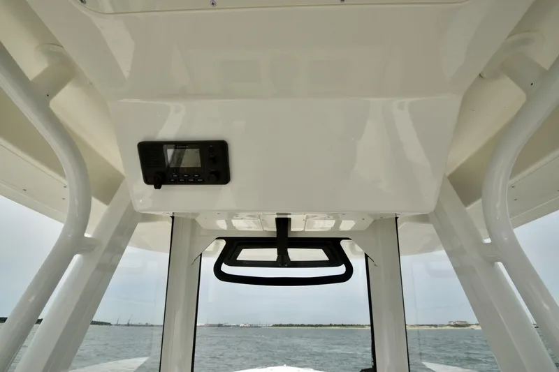 Slide: The Image of Regulator Marine 28 FS 2023 - 6840641