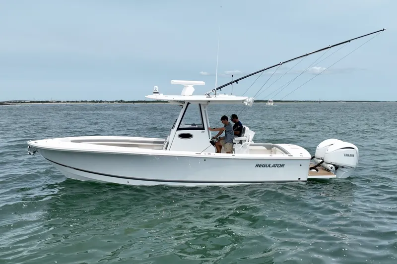 Slide: The Image of Regulator Marine 28 FS 2023 - 6840601
