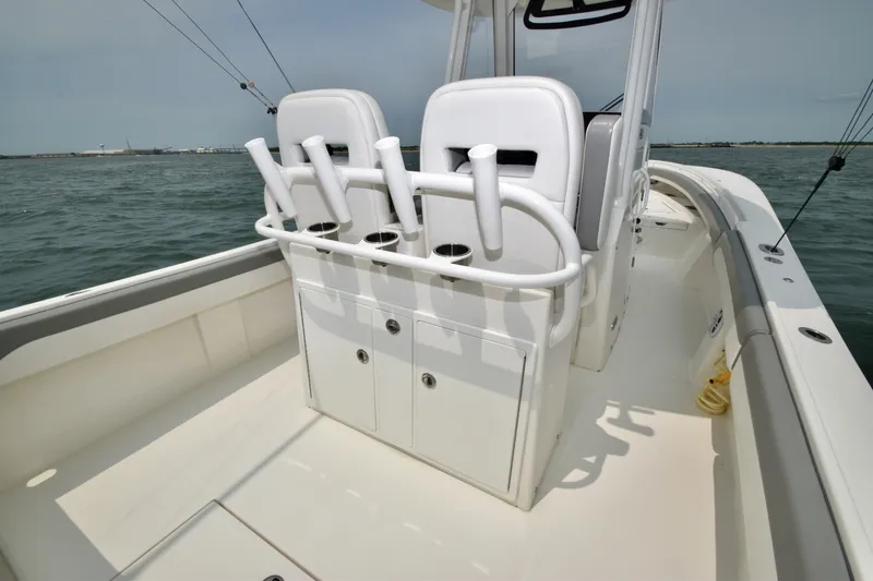 Slide: The Image of Regulator Marine 28 FS 2023 - 6840643