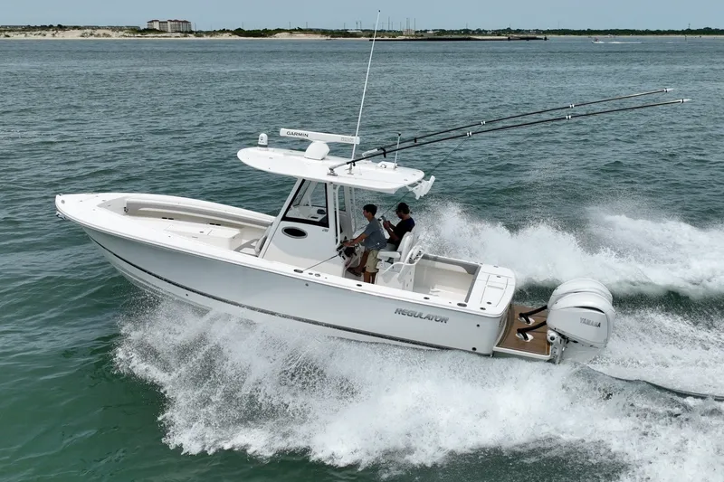 Slide: The Image of Regulator Marine 28 FS 2023 - 6840615