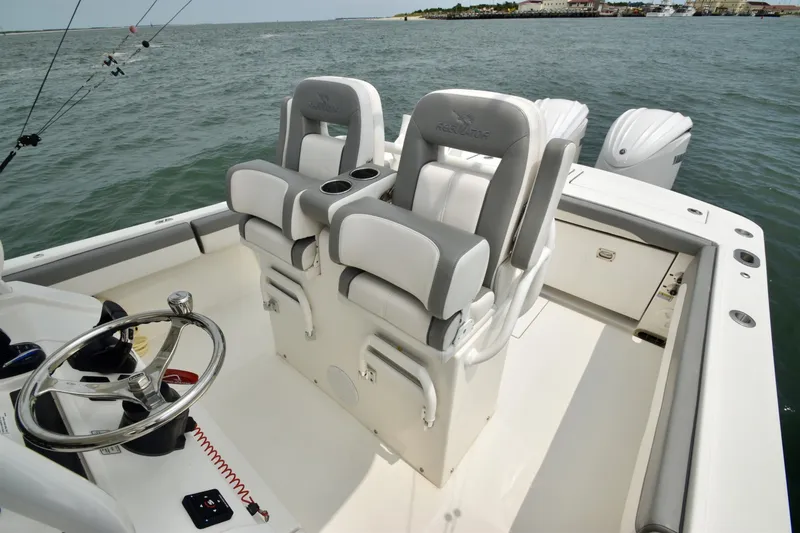 Slide: The Image of Regulator Marine 28 FS 2023 - 6840635