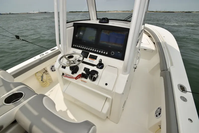 Slide: The Image of Regulator Marine 28 FS 2023 - 6840632