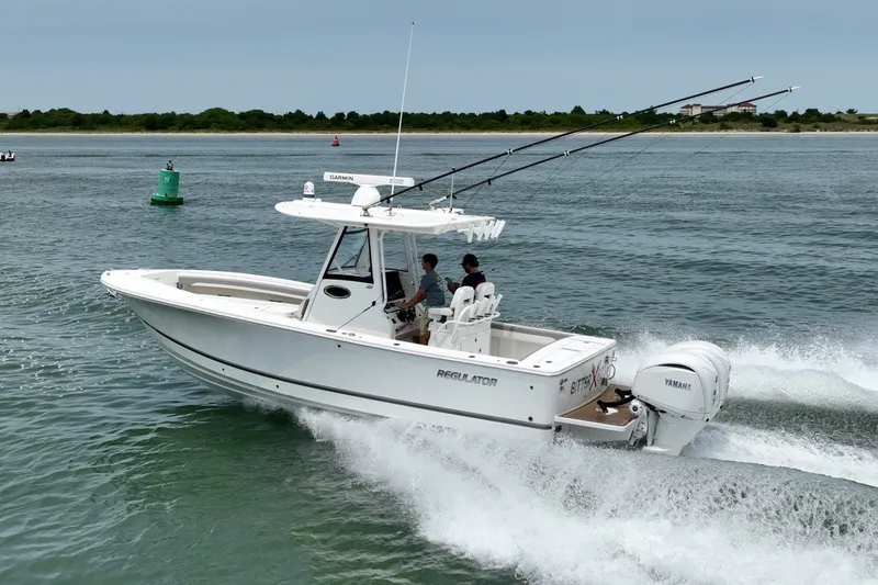 Slide: The Image of Regulator Marine 28 FS 2023 - 6840608