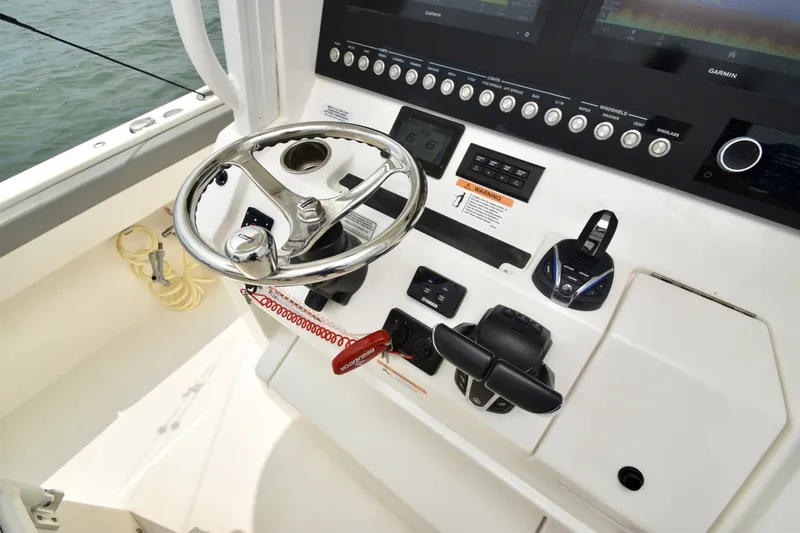 Slide: The Image of Regulator Marine 28 FS 2023 - 6840639