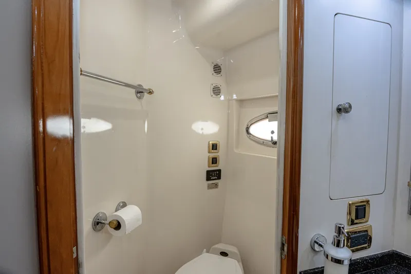 Slide: The Image of Carver Yachts 530 Voyager Sky Lounge 2002 - 7144039