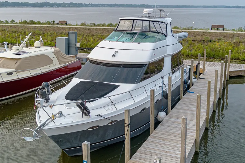 Slide: The Image of Carver Yachts 530 Voyager Sky Lounge 2002 - 7144136