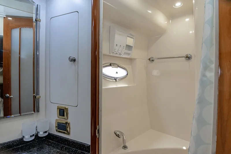 Slide: The Image of Carver Yachts 530 Voyager Sky Lounge 2002 - 7144040