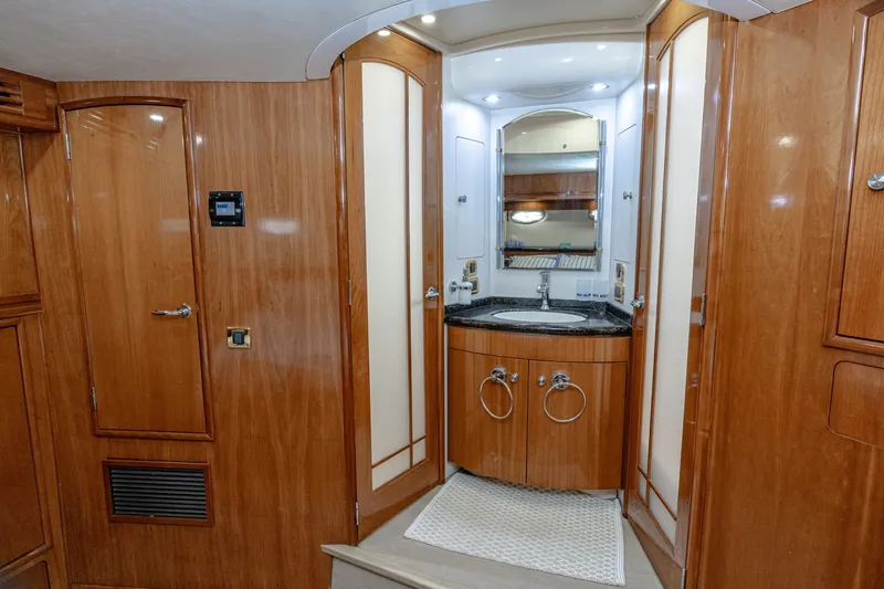 Slide: The Image of Carver Yachts 530 Voyager Sky Lounge 2002 - 7144038