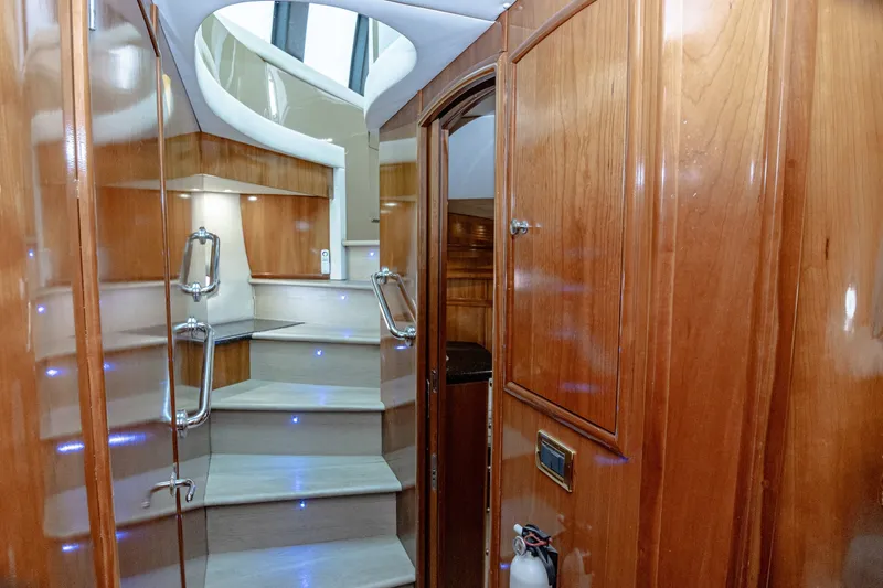 Slide: The Image of Carver Yachts 530 Voyager Sky Lounge 2002 - 7144036