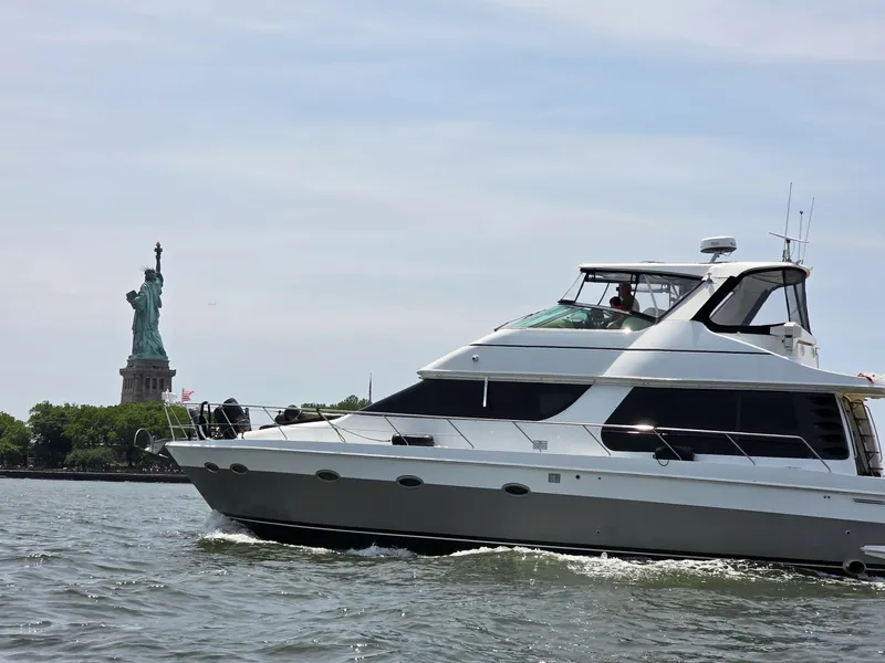 The Image of Carver Yachts Voyager Pilothouse 530 2002 - 6829723