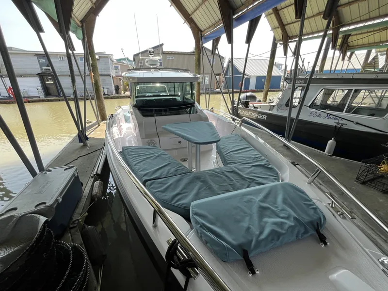Slide: The Image of Axopar 29 Cross Cabin XC 2025 - 6830160