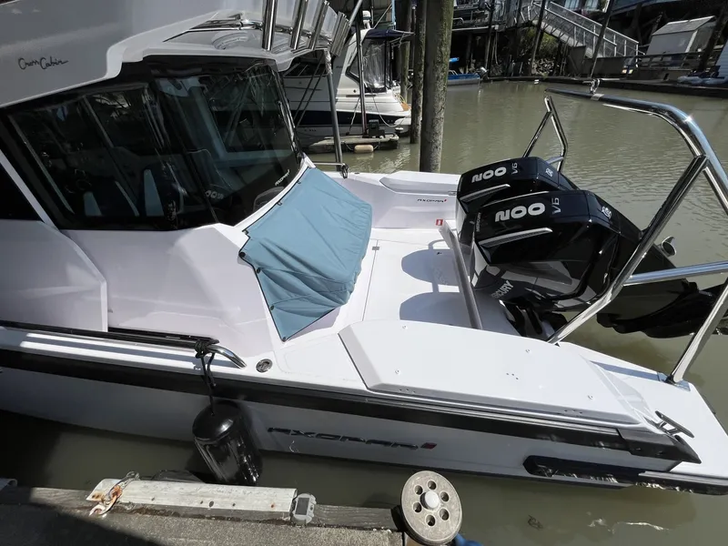 Slide: The Image of Axopar 29 Cross Cabin XC 2025 - 6830201