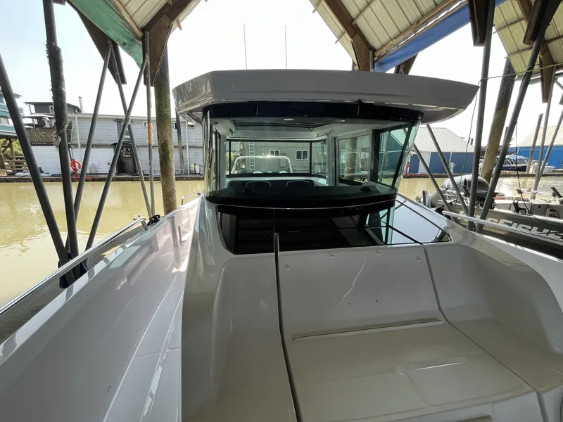 Slide: The Image of Axopar 29 Cross Cabin XC 2025 - 6830195