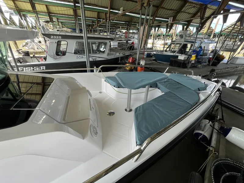 Slide: The Image of Axopar 29 Cross Cabin XC 2025 - 6830185