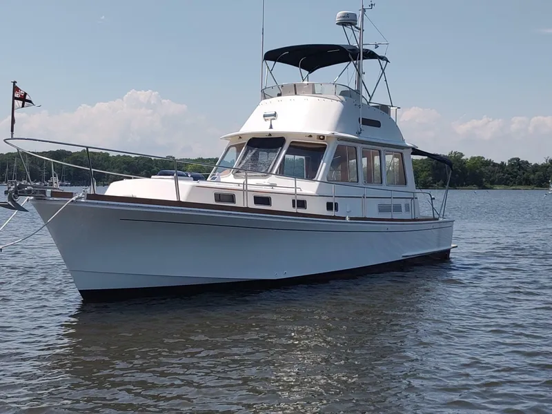 The Image of Grand Banks Eastbay 40 Flybridge 1996 - undefined