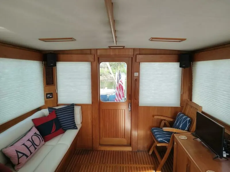 Slide: The Image of Grand Banks Eastbay 40 Flybridge 1996 - 7384378