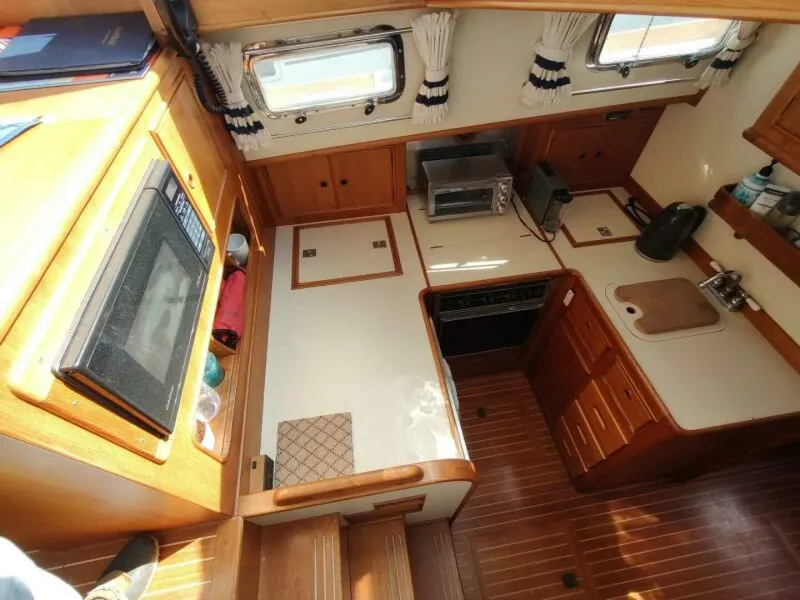 Slide: The Image of Grand Banks Eastbay 40 Flybridge 1996 - 7384388