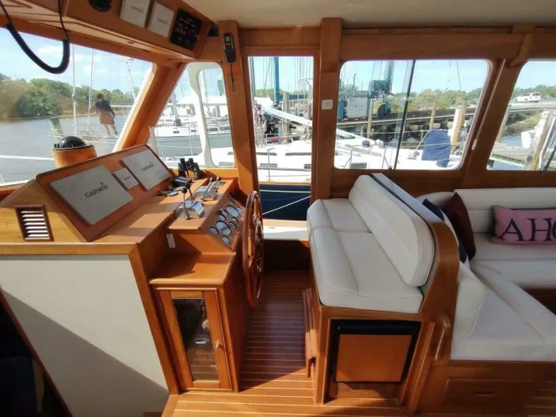 Slide: The Image of Grand Banks Eastbay 40 Flybridge 1996 - 7384362