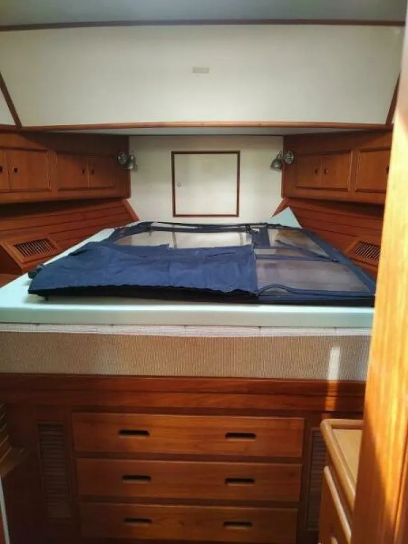 Slide: The Image of Grand Banks Eastbay 40 Flybridge 1996 - 7384416