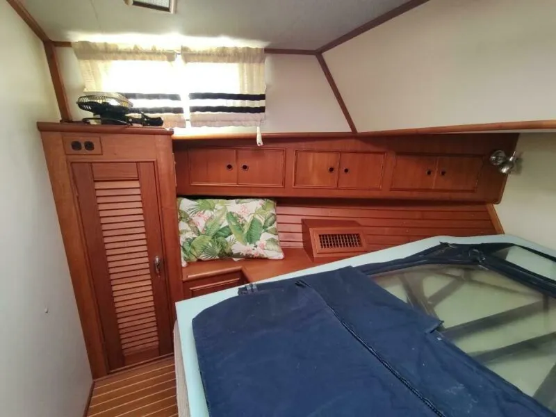 Slide: The Image of Grand Banks Eastbay 40 Flybridge 1996 - 7384415