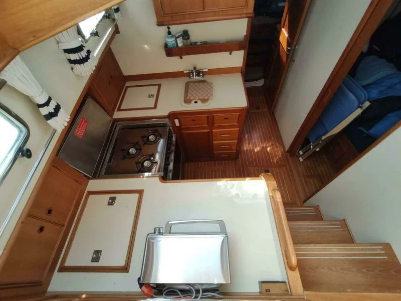 Slide: The Image of Grand Banks Eastbay 40 Flybridge 1996 - 6830070