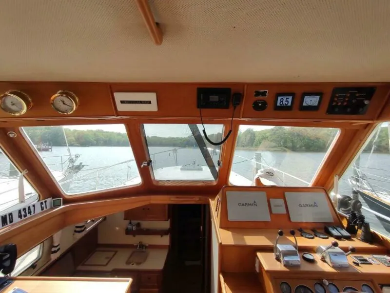 Slide: The Image of Grand Banks Eastbay 40 Flybridge 1996 - 7384358