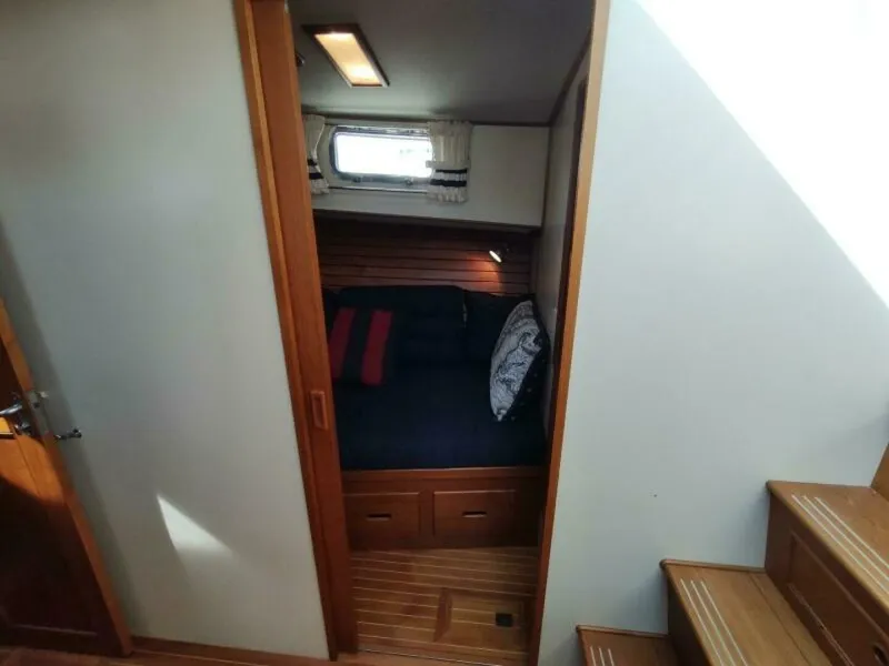 Slide: The Image of Grand Banks Eastbay 40 Flybridge 1996 - 7384402
