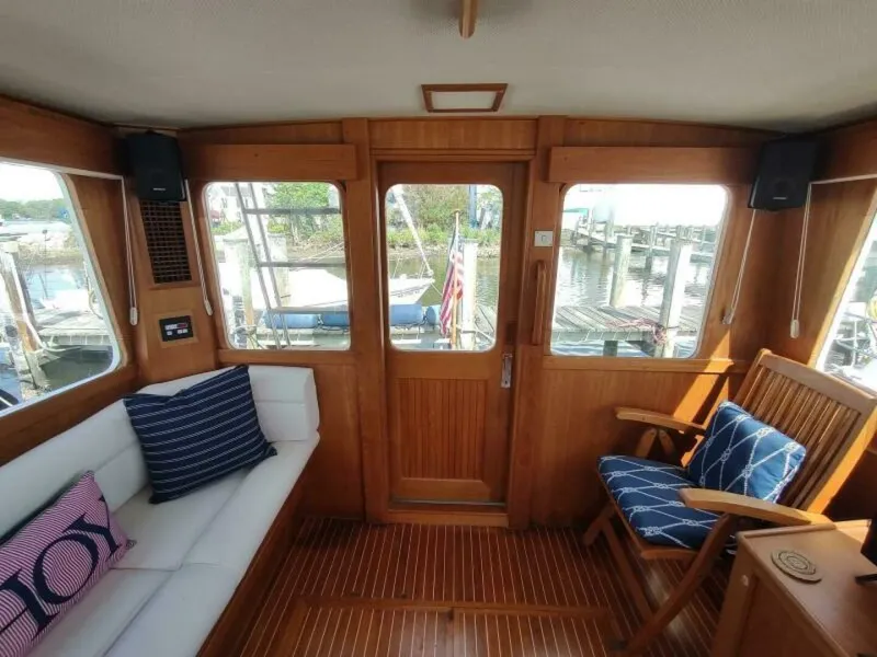 Slide: The Image of Grand Banks Eastbay 40 Flybridge 1996 - 7384377