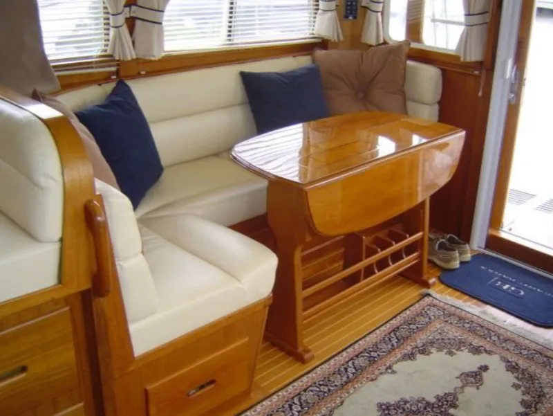 Slide: The Image of Grand Banks Eastbay 40 Flybridge 1996 - 7767147