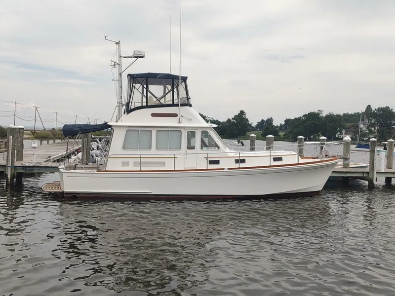 The Image of Grand Banks Eastbay 40 Flybridge 1996 - undefined