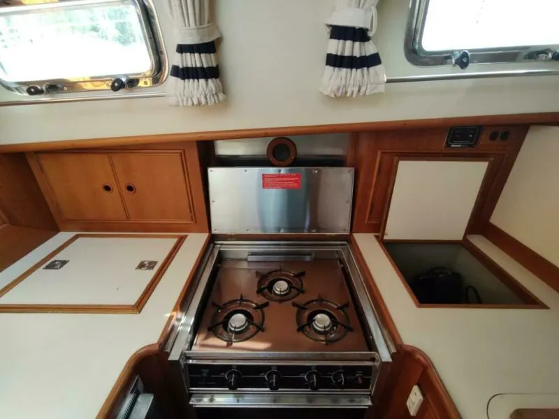 Slide: The Image of Grand Banks Eastbay 40 Flybridge 1996 - 7384395
