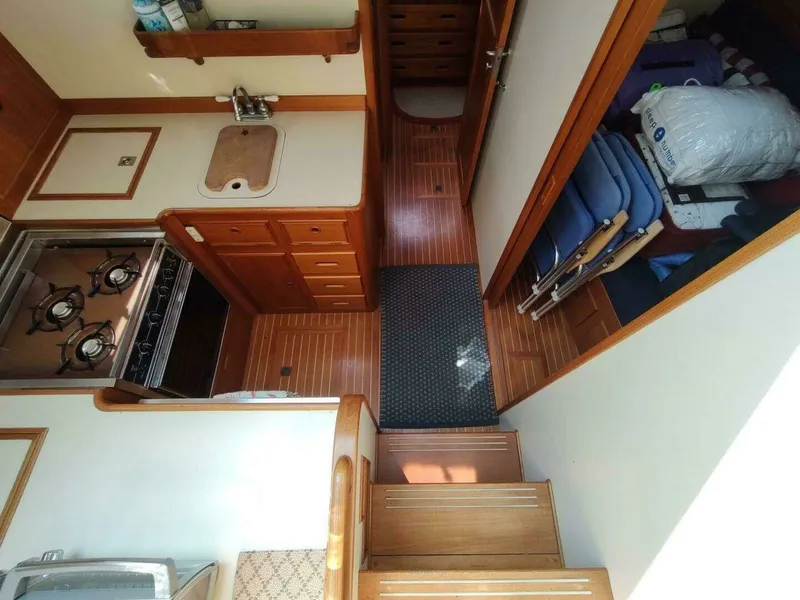 Slide: The Image of Grand Banks Eastbay 40 Flybridge 1996 - 6830071