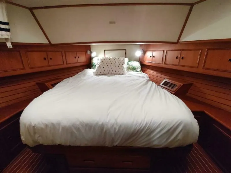Slide: The Image of Grand Banks Eastbay 40 Flybridge 1996 - 7384410