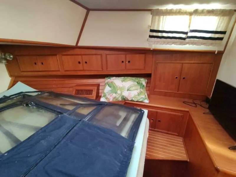Slide: The Image of Grand Banks Eastbay 40 Flybridge 1996 - 7384414