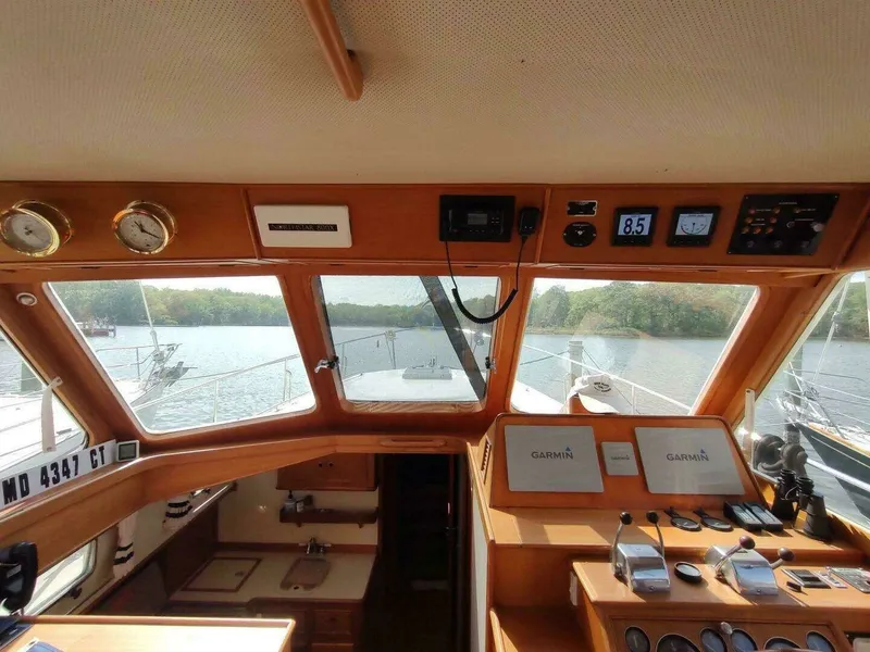 Slide: The Image of Grand Banks Eastbay 40 Flybridge 1996 - 6830041