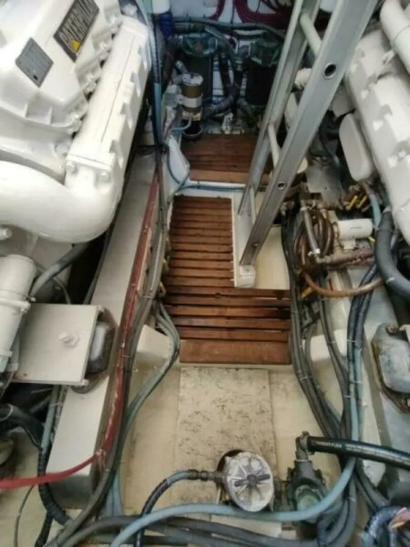 Slide: The Image of Grand Banks Eastbay 40 Flybridge 1996 - 7384437