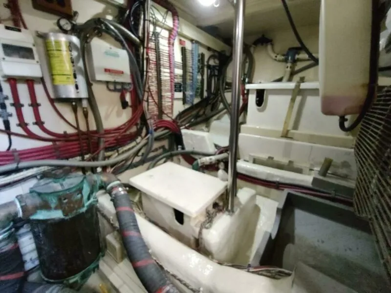 Slide: The Image of Grand Banks Eastbay 40 Flybridge 1996 - 7384433