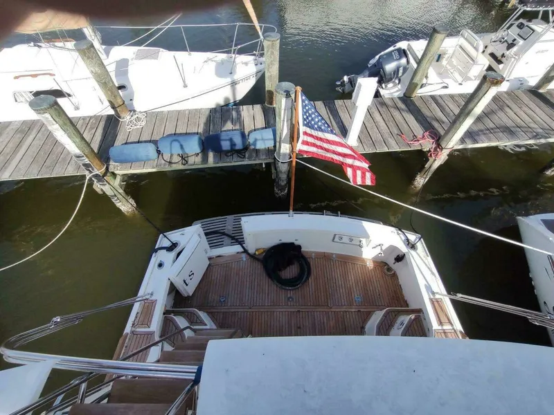 Slide: The Image of Grand Banks Eastbay 40 Flybridge 1996 - 6830033