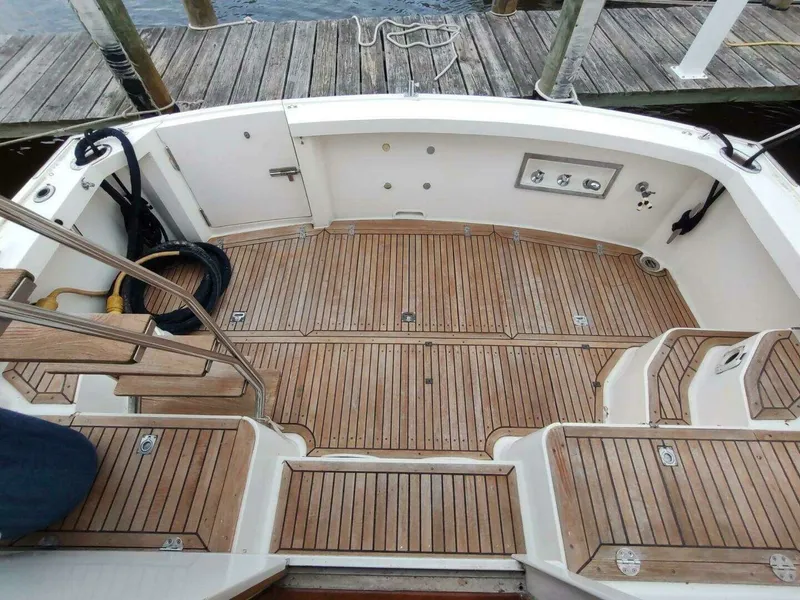 Slide: The Image of Grand Banks Eastbay 40 Flybridge 1996 - 6830127