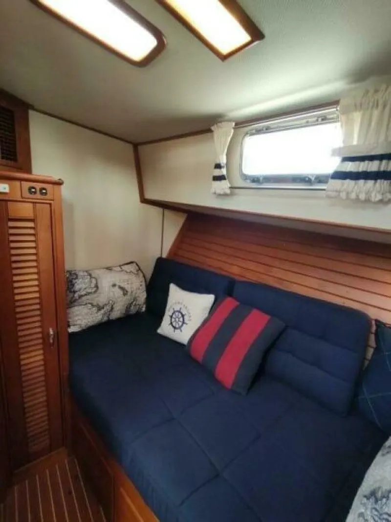 Slide: The Image of Grand Banks Eastbay 40 Flybridge 1996 - 7384406