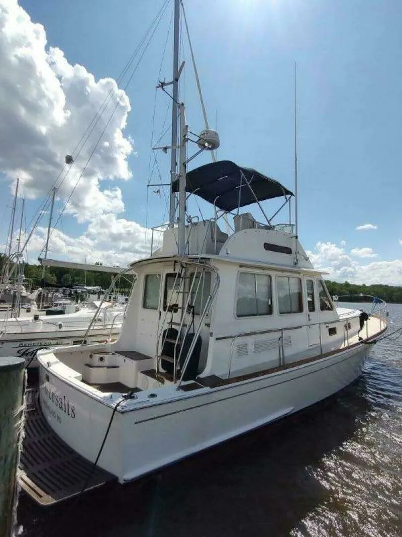 Slide: The Image of Grand Banks Eastbay 40 Flybridge 1996 - 6830027