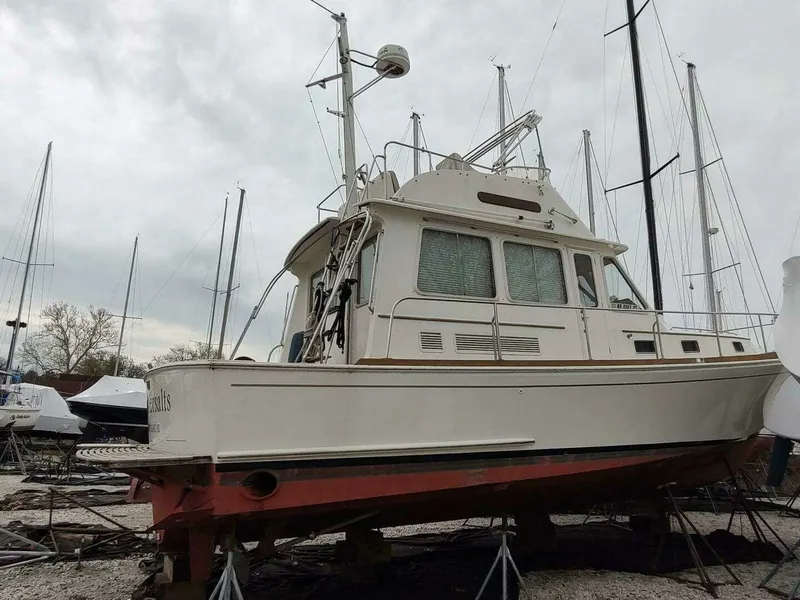 Slide: The Image of Grand Banks Eastbay 40 Flybridge 1996 - 6830035
