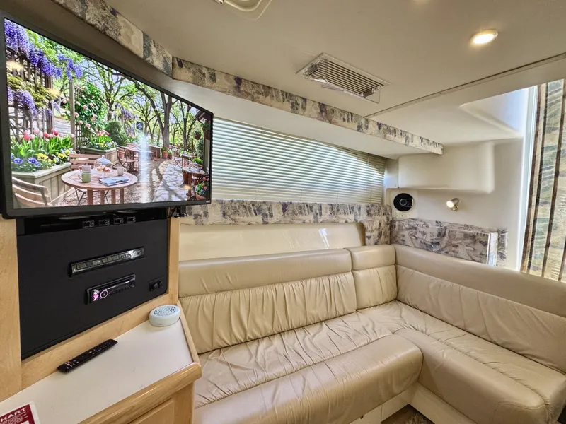 Slide: The Image of Carver Yachts 35 Mariner 1998 - 6830652
